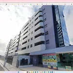 Na Beira Mar De Pajucara- Edif Neo- Apartamento Quarto E Sala - Possui Varanda- Vista Lateral Do Mar-Rua Julio Plech Filho 60 Esquina Com Avenida Doutor Antonio Gouveia - Consumo Eletrico E Pago No Ckeck-Out - 1 Kwh E 1,35 Reias - Tem Tela De Proteca