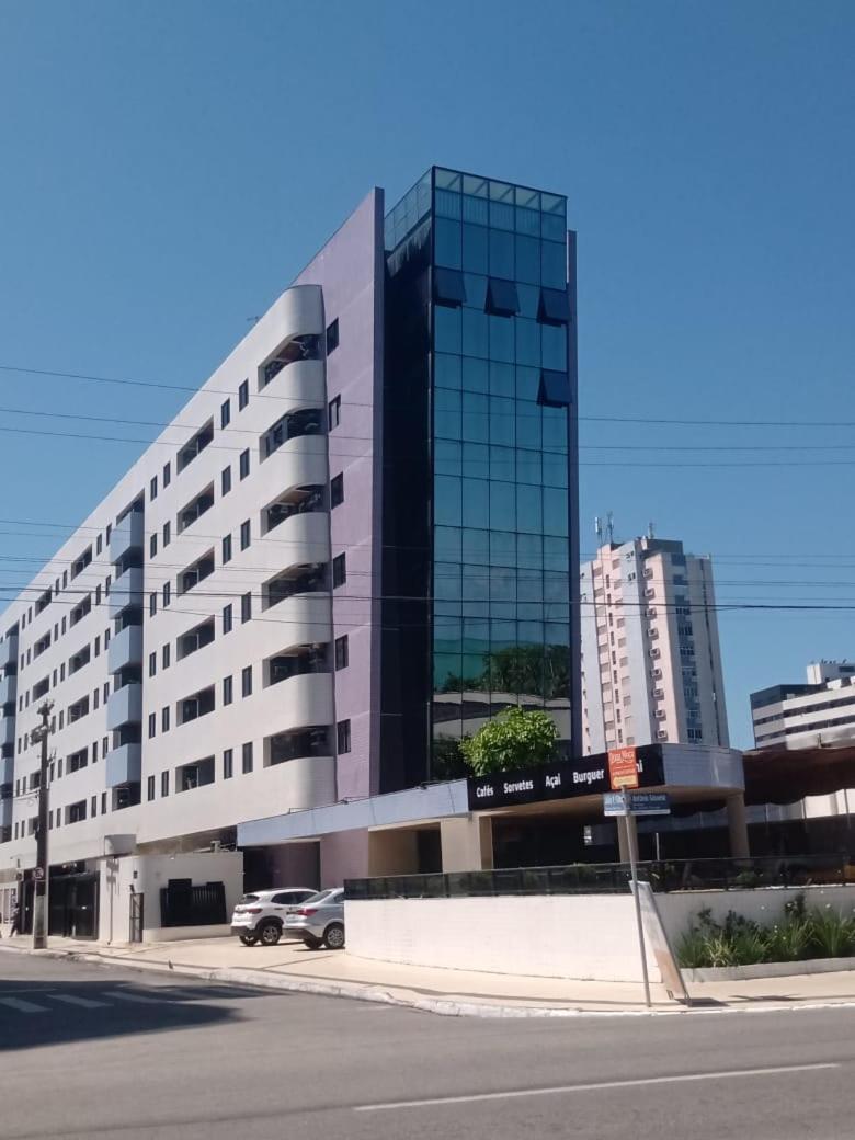 Na Beira Mar De Pajucara- Edif Neo- E Sala - Possui Varanda- Vista Lateral Do Mar-rua Julio Plech Filho 60 Esquina Com Avenida Doutor Antonio Gouveia - Consumo Eletrico E Pago No Ckeck-out - 1 Kwh E 1,35 Reias - Tem Tela De Proteca * Maceio (Alagoas)